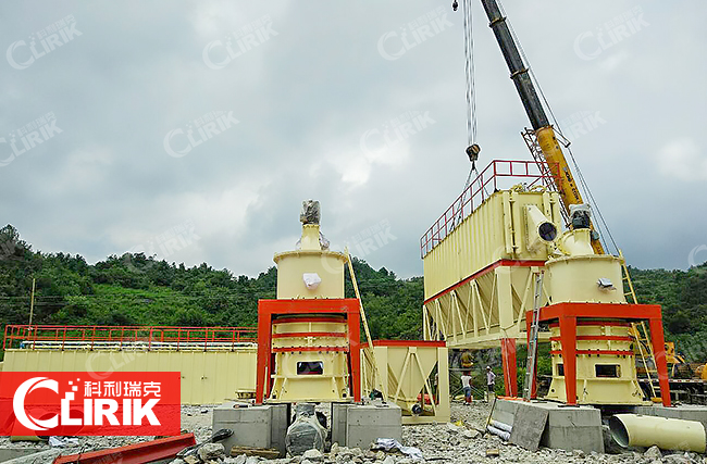 石膏粉用什么磨粉設(shè)備？石膏生產(chǎn)線工藝流程，石膏磨粉機(jī)加工設(shè)備